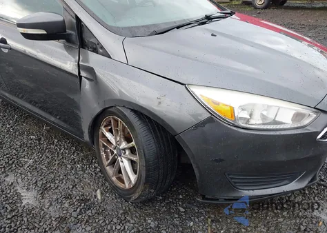 2016 Ford Focus Se z USA, uszkodzony, nr VIN 1FADP3K2XGL205126